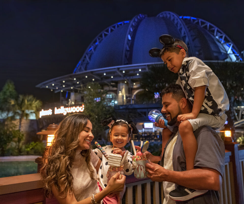 Find Out How to Snag a FREE Bag from Tommy Bahama in Disney Springs!